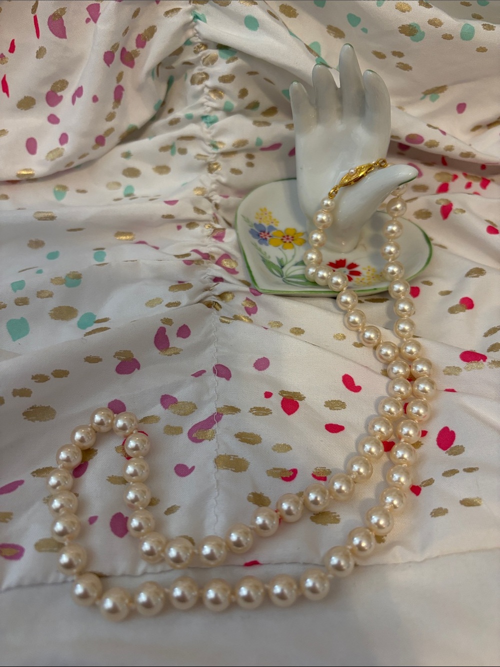 Multi-Color Pearl and Bead Necklace Set - Blue, Red, Navy, Cream entire Lot of 5 - Picture 4 of 9